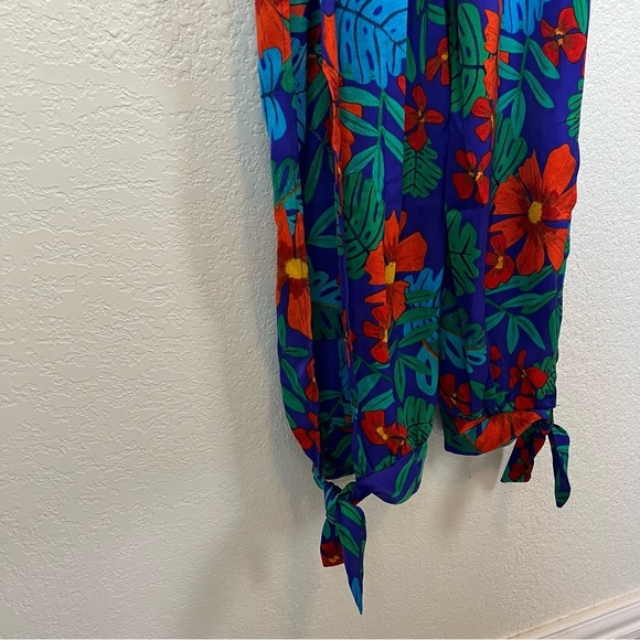 Dress Forum Satin Feel Blue Red Tropical Print Split Leg Ties Jumpsuit Small - Picture 12 of 15